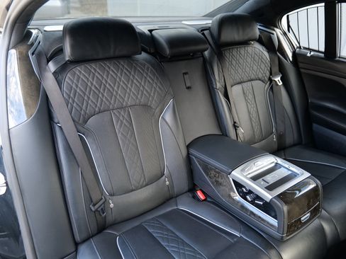 Used 2018 BMW M760i xDrive M760i xDrive Sedan image 43