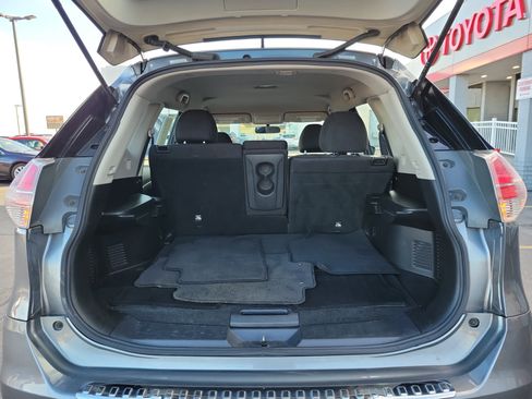 Used 2015 Nissan Rogue S image 8