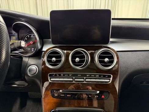 Used 2017 Mercedes-Benz GLC 300 4MATIC image 14