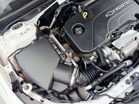 Used 2016 Chevrolet Malibu LT FWD image 11