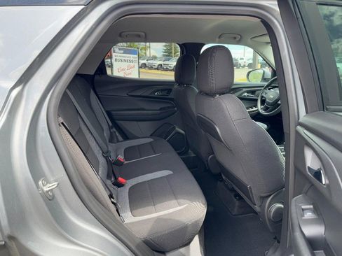 Used 2023 Chevrolet TrailBlazer LT w/ Convenience Package FWD image 12
