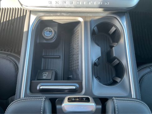 New 2025 Ford Expedition Max Platinum w/ Driver's Package image 27