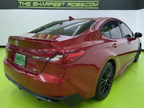 Used 2025 Toyota Camry SE image 10