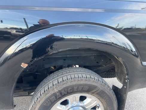 Used 2016 Ford F250 Lariat w/ Lariat Ultimate Package image 11