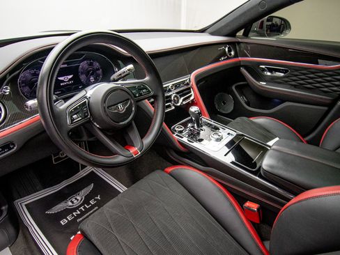 Used 2023 Bentley Flying Spur W12 image 10