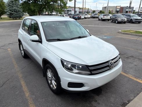 Used 2017 Volkswagen Tiguan Limited w/ Alloy Wheels Package AWD/4WD image 2