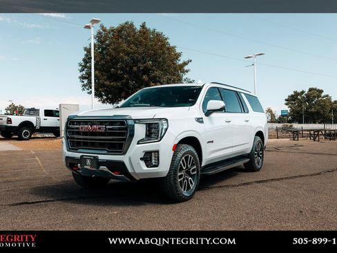 Used 2024 GMC Yukon XL AT4 AWD/4WD image 3