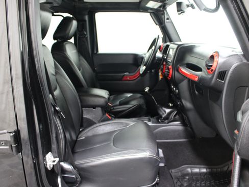 Used 2016 Jeep Wrangler Unlimited Rubicon AWD/4WD image 22