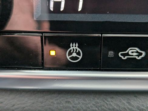 Used 2022 Nissan Rogue SV w/ SV Premium Package image 28