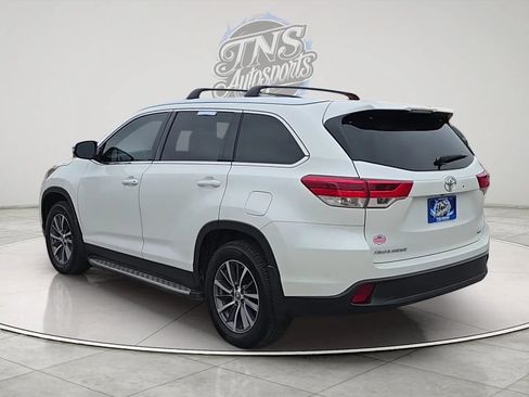 Used 2019 Toyota Highlander XLE FWD image 7
