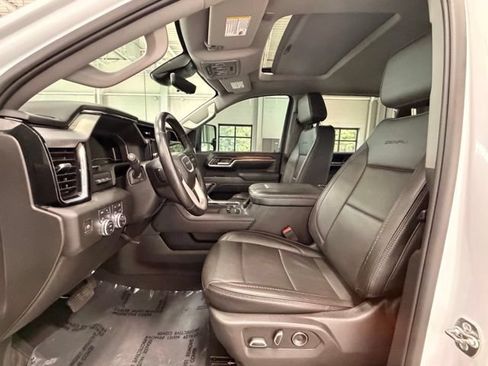 Used 2025 GMC Sierra 3500 Denali w/ Denali Reserve Package AWD/4WD image 29