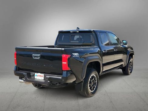 Used 2024 Toyota Tacoma TRD Off-Road image 8