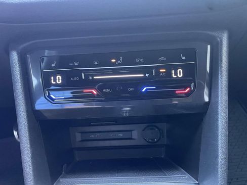 Certified 2024 Volkswagen Tiguan SE R-Line FWD image 32