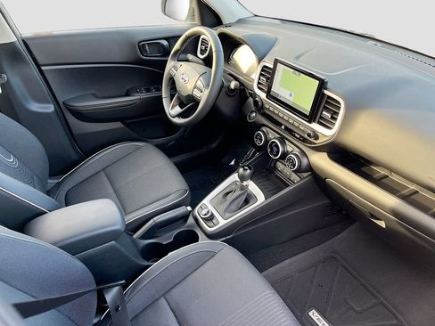 Used 2025 Hyundai Venue Limited FWD image 24