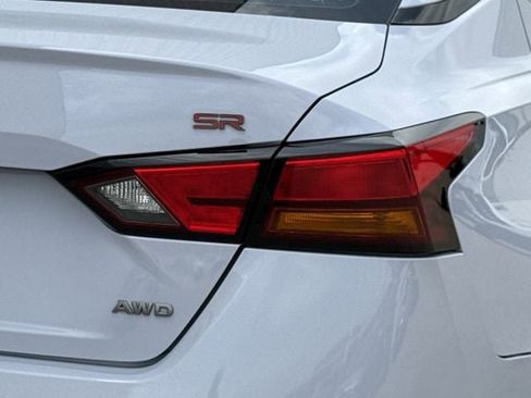 Used 2024 Nissan Altima 2.5 SR image 7