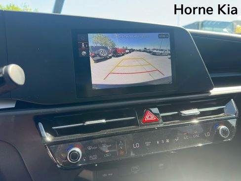 New 2026 Kia Niro LX FWD image 18