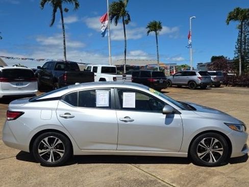 Used 2022 Nissan Sentra SV image 3