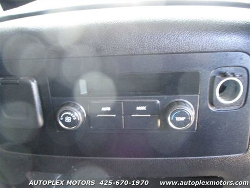 Used 2016 Chevrolet Suburban LT AWD/4WD image 21