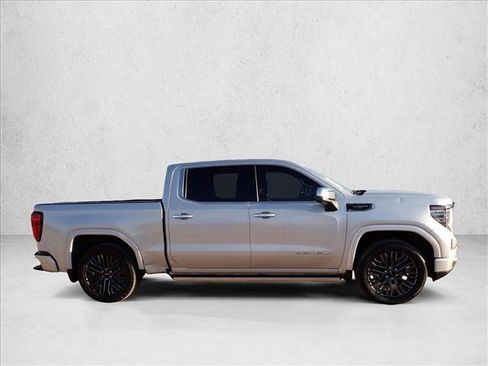 Used 2022 GMC Sierra 1500 Denali Ultimate AWD/4WD image 4
