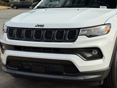 New 2026 Jeep Compass Latitude image 10