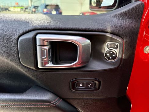 Used 2023 Jeep Gladiator Rubicon w/ Cold Weather Group image 21