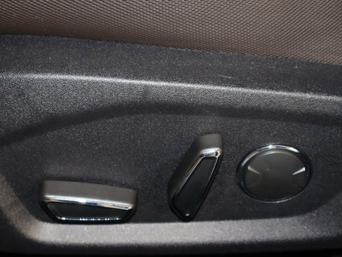 Used 2020 Ford Fusion SE w/ Equipment Group 151A image 24