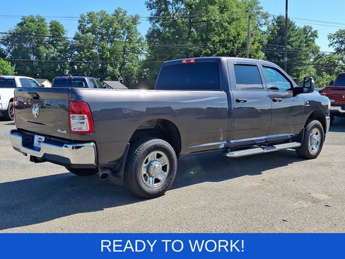 Used 2024 RAM 3500 Tradesman w/ Chrome Appearance Group AWD/4WD image 7
