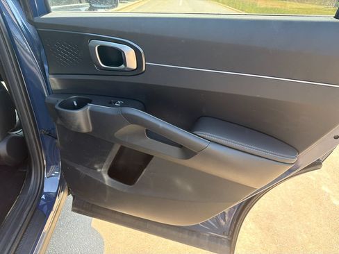 Used 2025 Kia Sorento S w/ Panoramic Sunroof Package FWD image 16