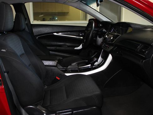 Used 2013 Honda Accord EX image 31
