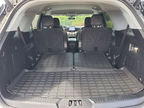 Used 2022 Ford Explorer XLT w/ Equipment Group 202A AWD/4WD image 27