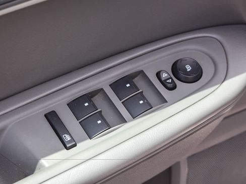 Used 2015 Chevrolet Traverse LS FWD image 26