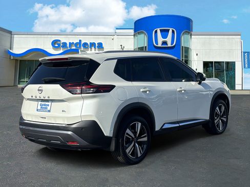 Used 2023 Nissan Rogue SL w/ SL Premium Package FWD image 6