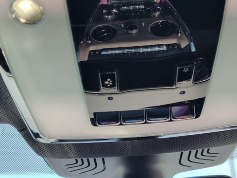 Used 2025 Rolls-Royce Cullinan AWD/4WD image 30