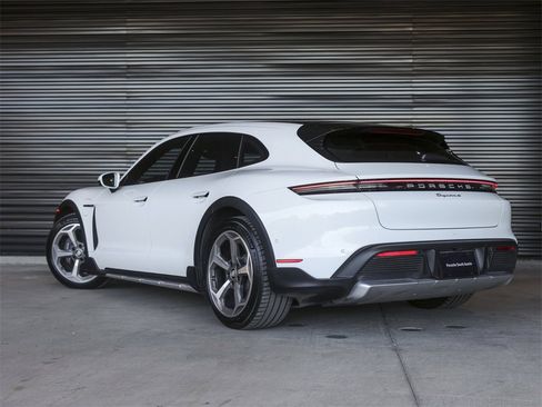Certified 2022 Porsche Taycan 4 Cross Turismo image 3