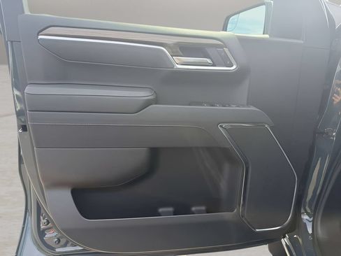 Used 2025 Chevrolet Silverado 1500 LT AWD/4WD image 18