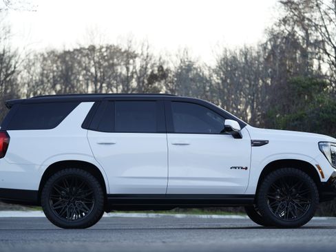 Used 2025 GMC Yukon AT4 Ultimate image 8
