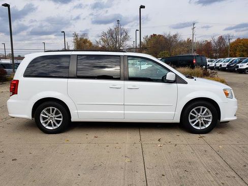 Used 2016 Dodge Grand Caravan SXT w/ Rear Park Assist Package image 7