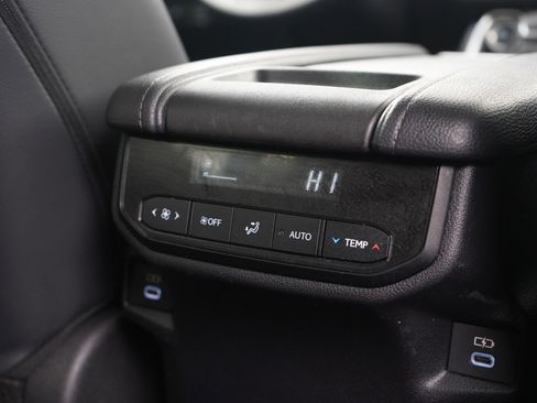 Used 2024 Toyota Grand Highlander XLE image 14