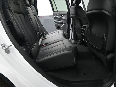 New 2025 Jeep Grand Cherokee Limited w/ Luxury Tech Group II AWD/4WD image 15