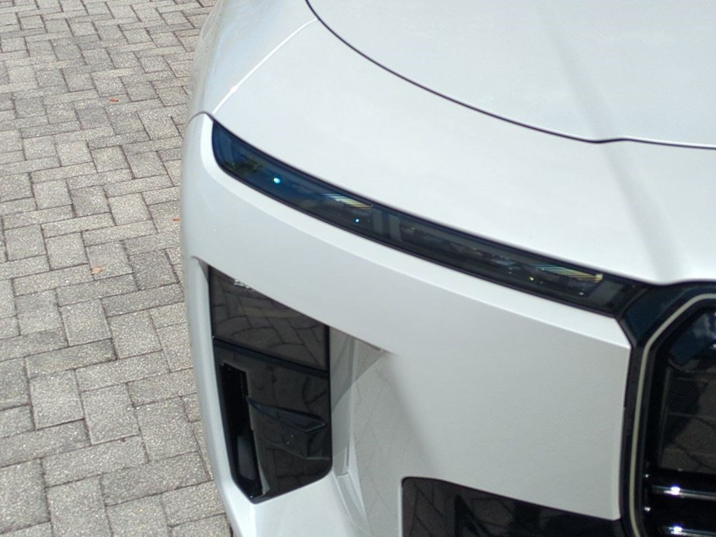 New 2027 BMW 740i RWD image 10