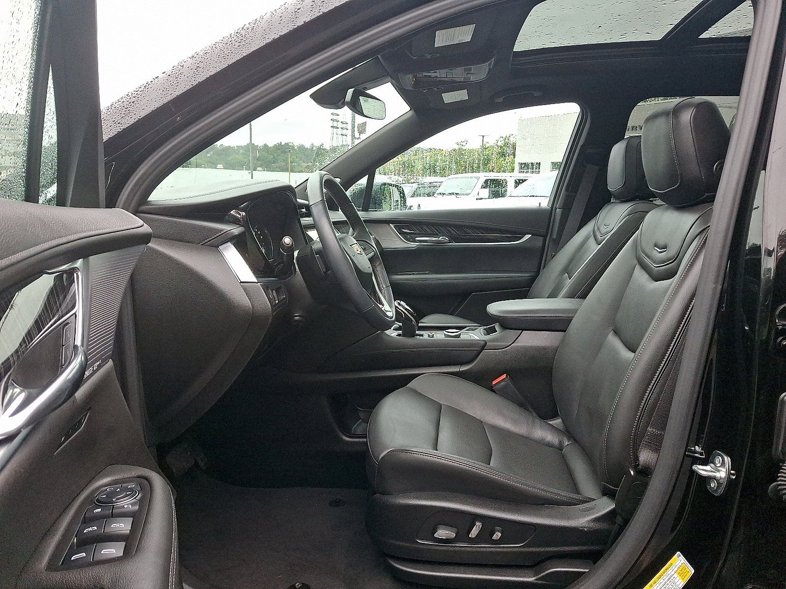 Used 2025 Cadillac XT6 Premium Luxury w/ LPO, Floor Liner Package FWD image 13
