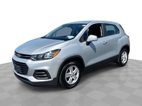 Certified 2019 Chevrolet Trax LS FWD image 1