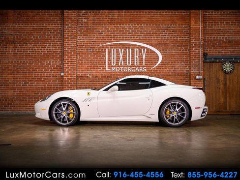 Used 2014 Ferrari California RWD image 1