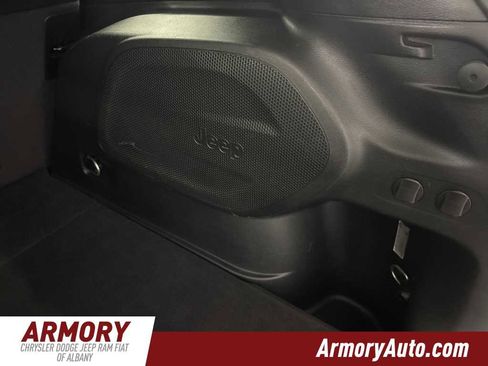 Used 2019 Jeep Cherokee Limited image 33