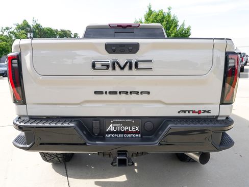 Used 2026 GMC Sierra 2500 AT4X w/ LPO, Black Badging Package AWD/4WD image 4