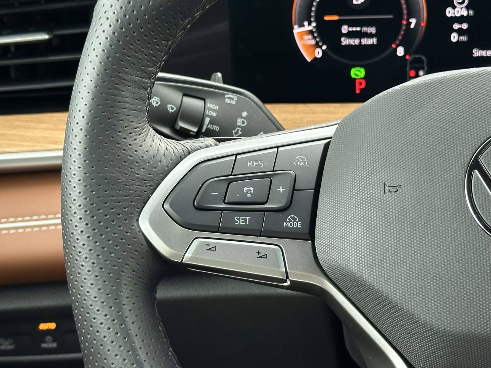Certified 2026 Volkswagen Tiguan SEL R-Line AWD/4WD image 22