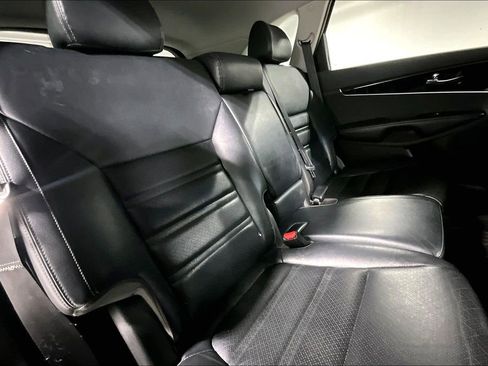 Used 2019 Kia Sorento EX image 34