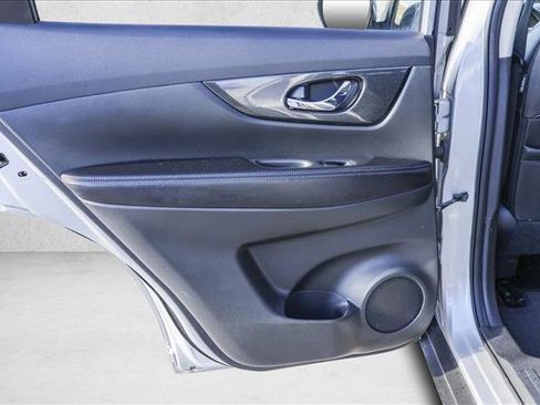 Used 2016 Nissan Rogue SL w/ SL Premium Package image 23