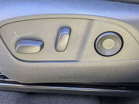 Used 2025 Buick Enclave Preferred FWD image 21