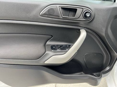 Used 2012 Ford Fiesta SES FWD image 24
